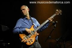 Clases de bajo a cargo de German Salvatierra