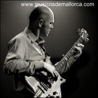 Clases de bajo a cargo de German Salvatierra