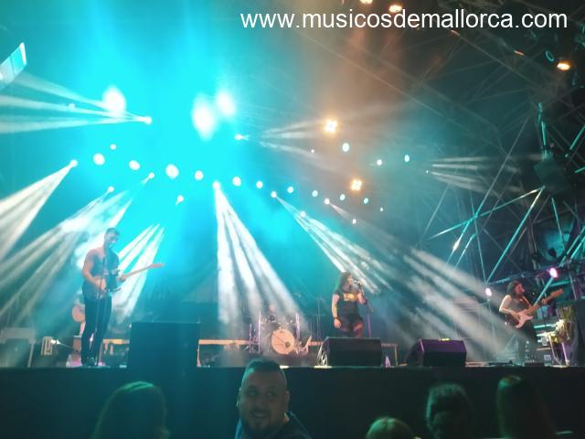 Se busca guitarrista solista para proyecto de música poprock en español con canciones propias