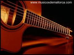 SE DAN CLASES DE GUITARRA