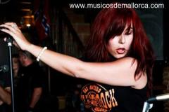 Cantante Metal malagueña afincada en Mallorca