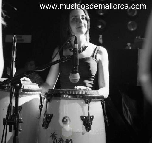 Percusionista de ritmos latinos