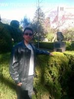 Se ofrece batería y percusión.