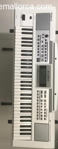 Se vende piano electrónico creativo Roland E-09W