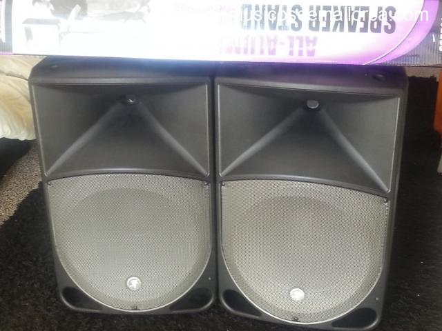 Vendo altavoces activos Mackie 15